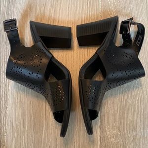 Sole Senseability Sandals size 8.5